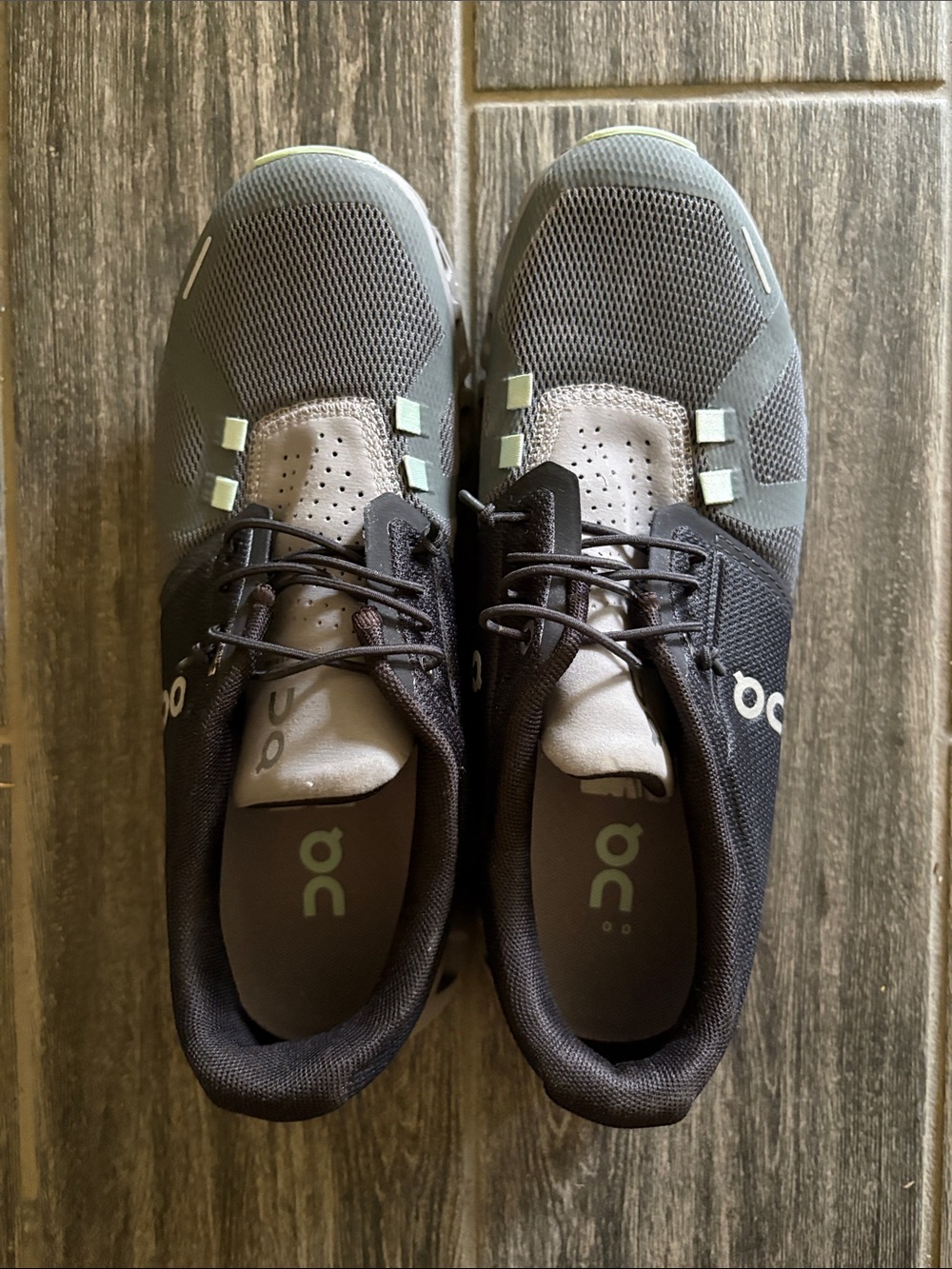 On Running- Women’s- Cloud 5 size 7.5